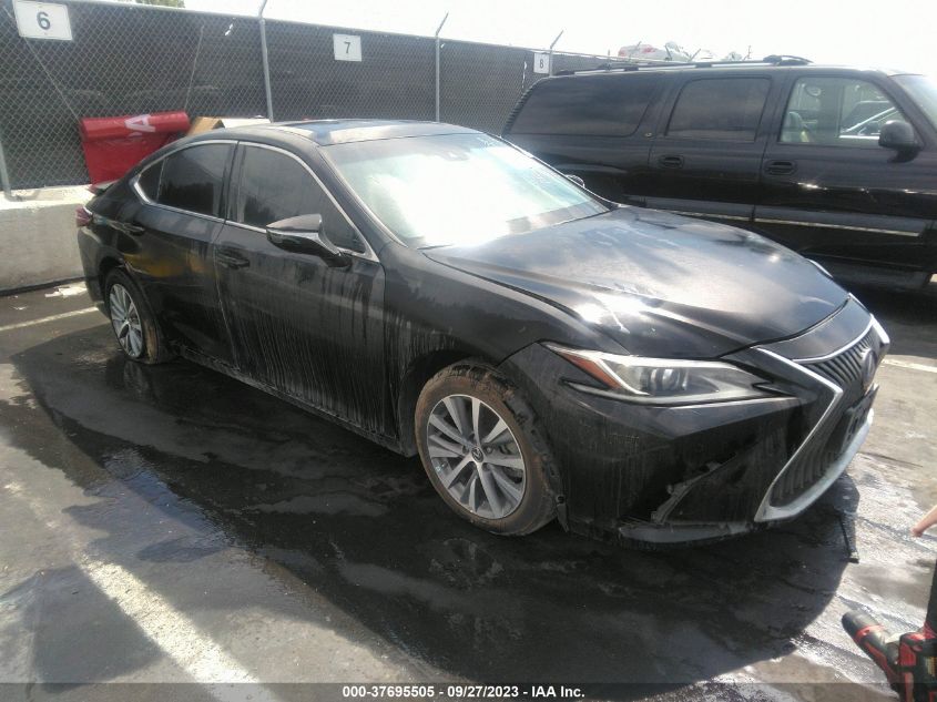 58AD21B17LU008573 Lexus ES ES 300H