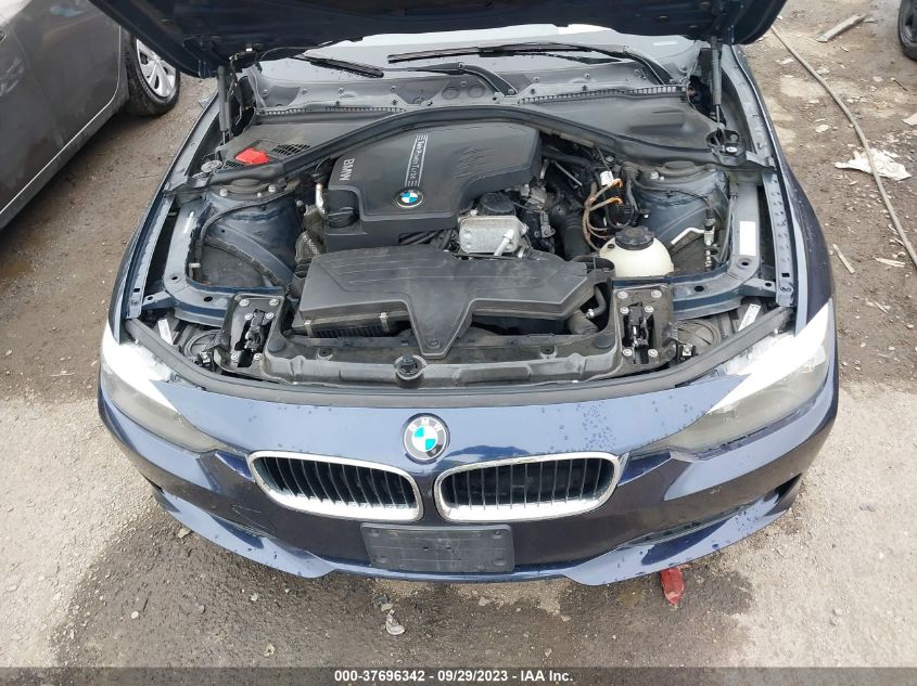 2013 BMW 3 SERIES 320I XDRIVE - WBA3C3C56DF982498