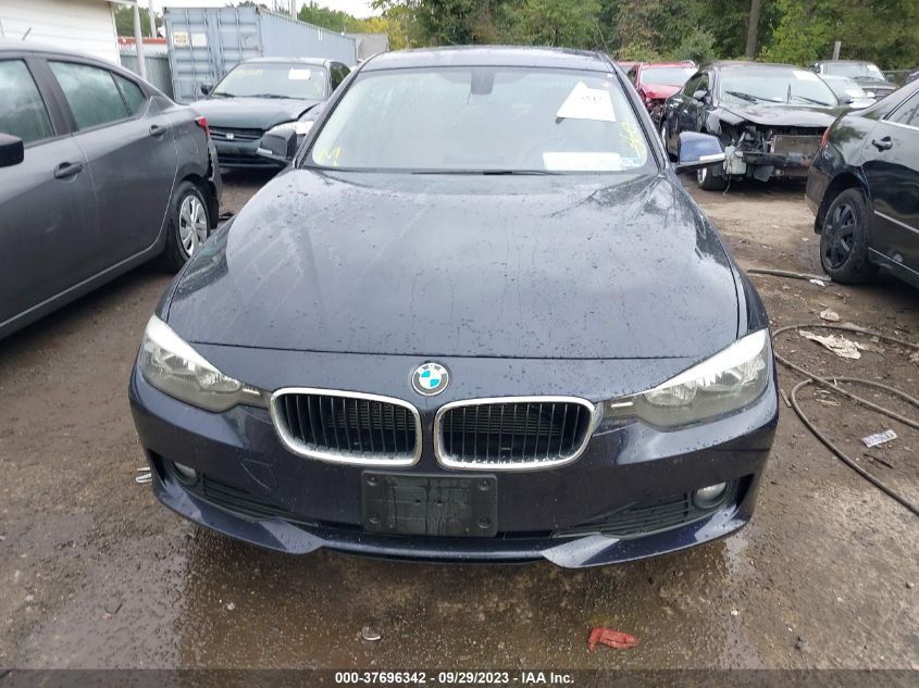 2013 BMW 3 SERIES 320I XDRIVE - WBA3C3C56DF982498