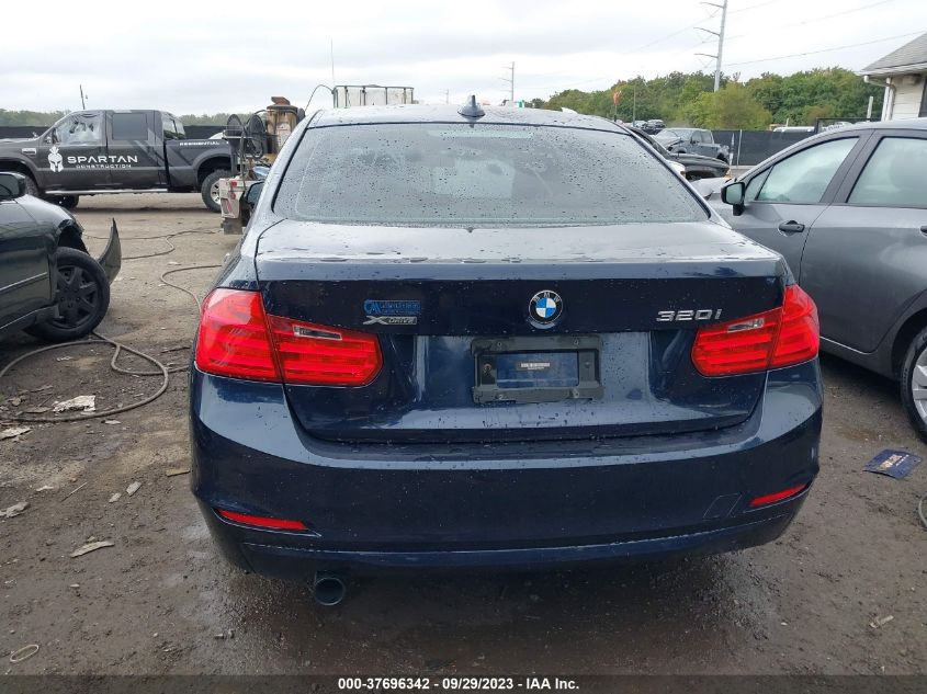 2013 BMW 3 SERIES 320I XDRIVE - WBA3C3C56DF982498