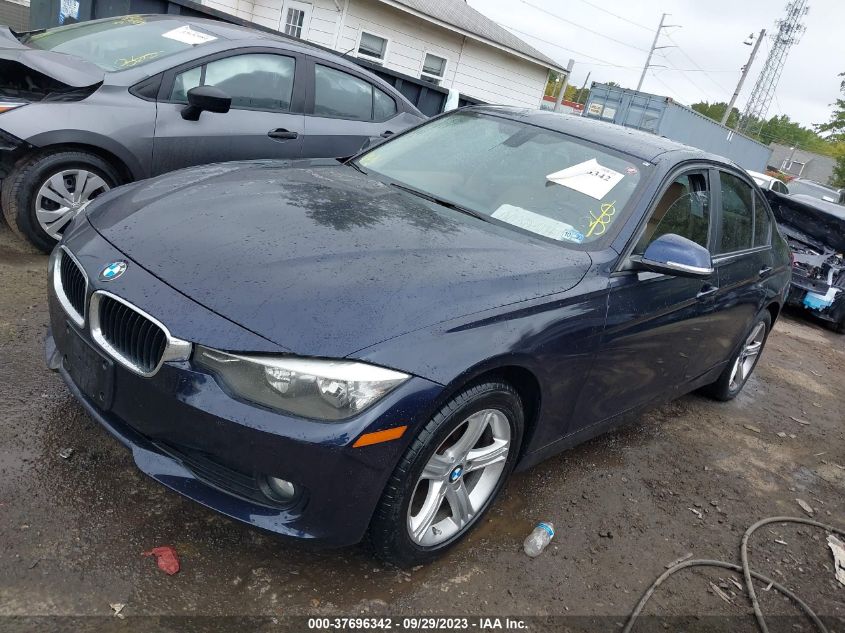 2013 BMW 3 SERIES 320I XDRIVE - WBA3C3C56DF982498