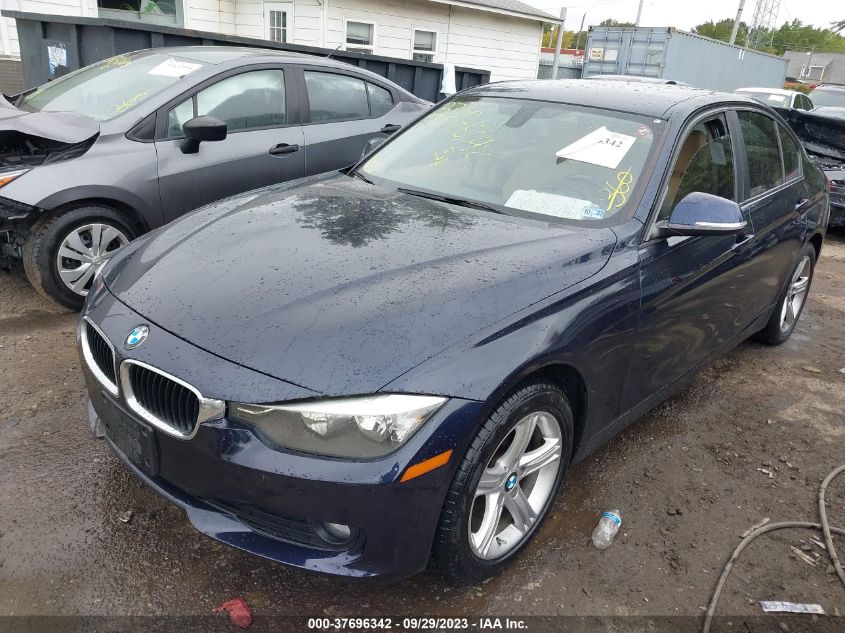 2013 BMW 3 SERIES 320I XDRIVE - WBA3C3C56DF982498