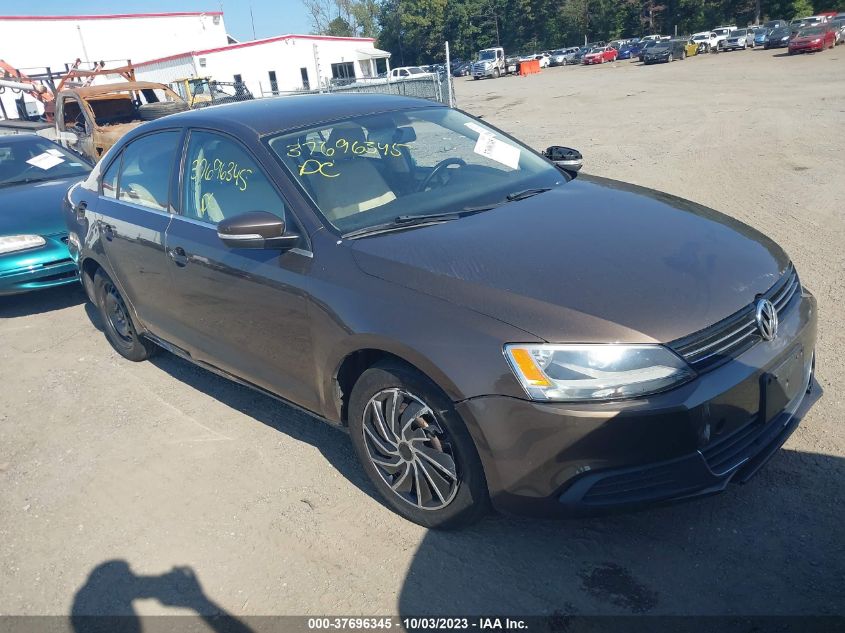 2013 VOLKSWAGEN JETTA SEDAN SE - 3VWDP7AJ7DM214125