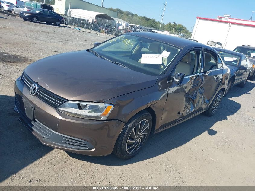 2013 VOLKSWAGEN JETTA SEDAN SE - 3VWDP7AJ7DM214125