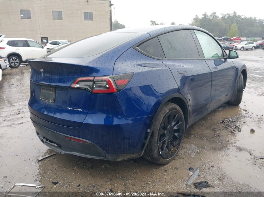 VIN 7SAYGDEE7NF383926 2022 TESLA MODEL Y LONG RANGE