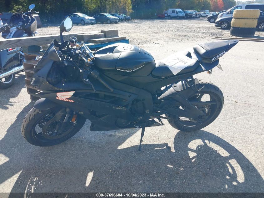 2016 YAMAHA YZFR6 JYARJ16EXGA036422