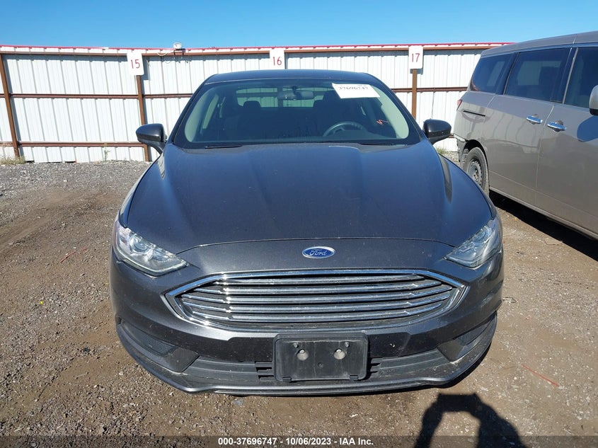 VIN 3FA6P0HD3JR260929 2018 FORD FUSION SE