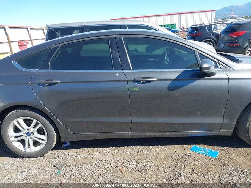 VIN 3FA6P0HD3JR260929 2018 FORD FUSION SE