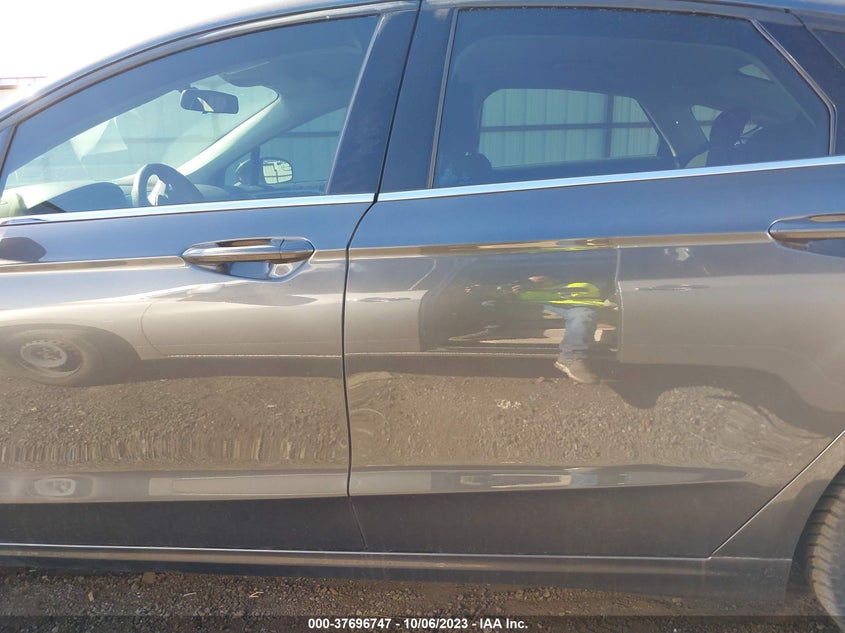 VIN 3FA6P0HD3JR260929 2018 FORD FUSION SE