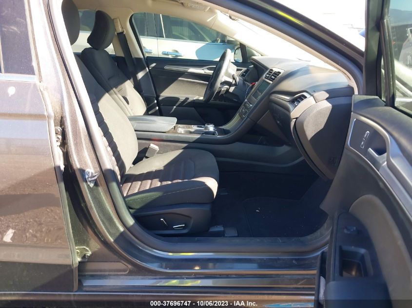 VIN 3FA6P0HD3JR260929 2018 FORD FUSION SE