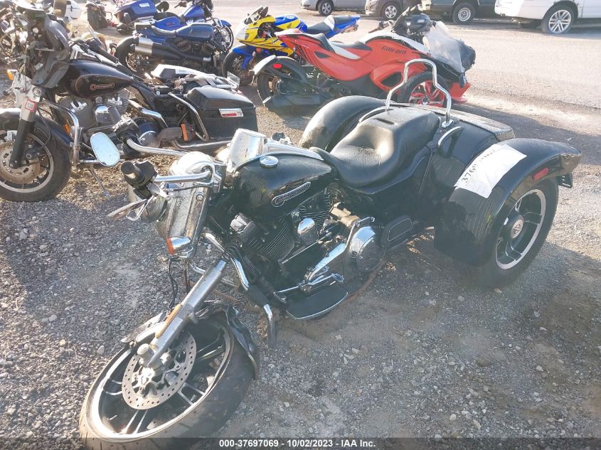 2015 HARLEY-DAVIDSON FLRT FREE WHEELER 1HD1MCM17FB850183