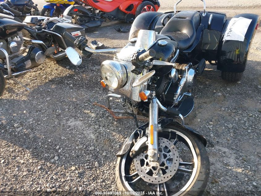 2015 HARLEY-DAVIDSON FLRT FREE WHEELER 1HD1MCM17FB850183