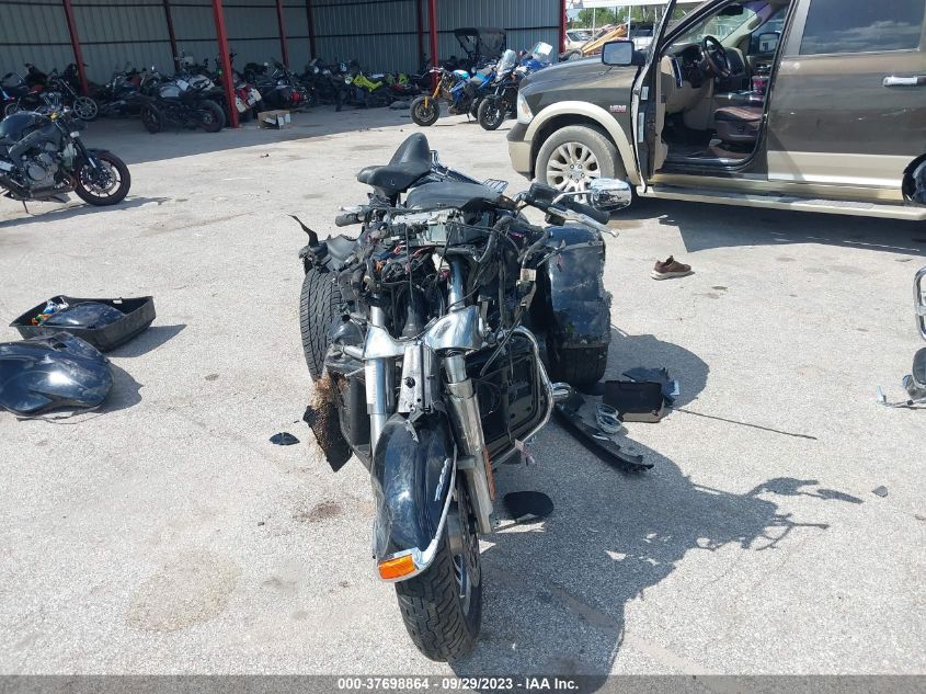 2019 HARLEY-DAVIDSON FLHTCUTG 1HD1MAF17KB850809