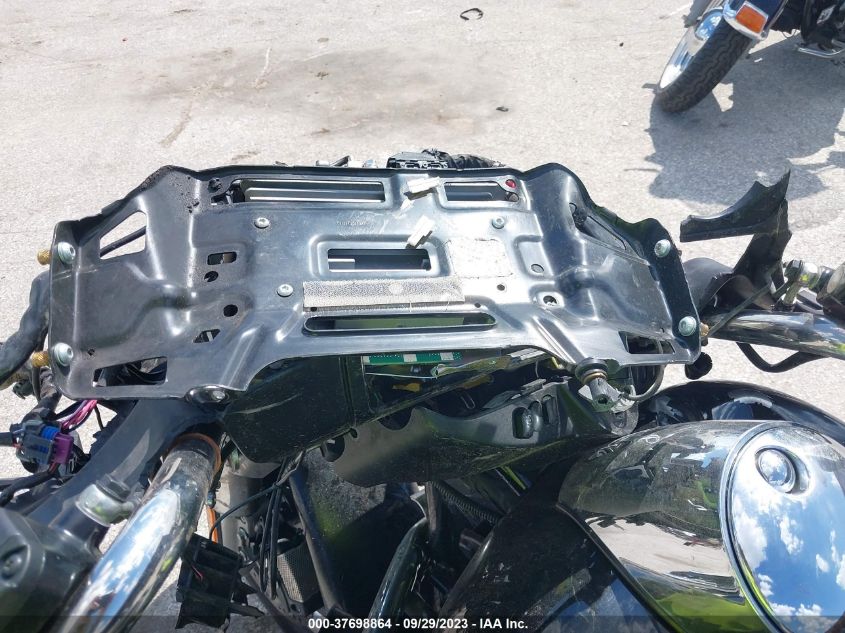 2019 HARLEY-DAVIDSON FLHTCUTG 1HD1MAF17KB850809