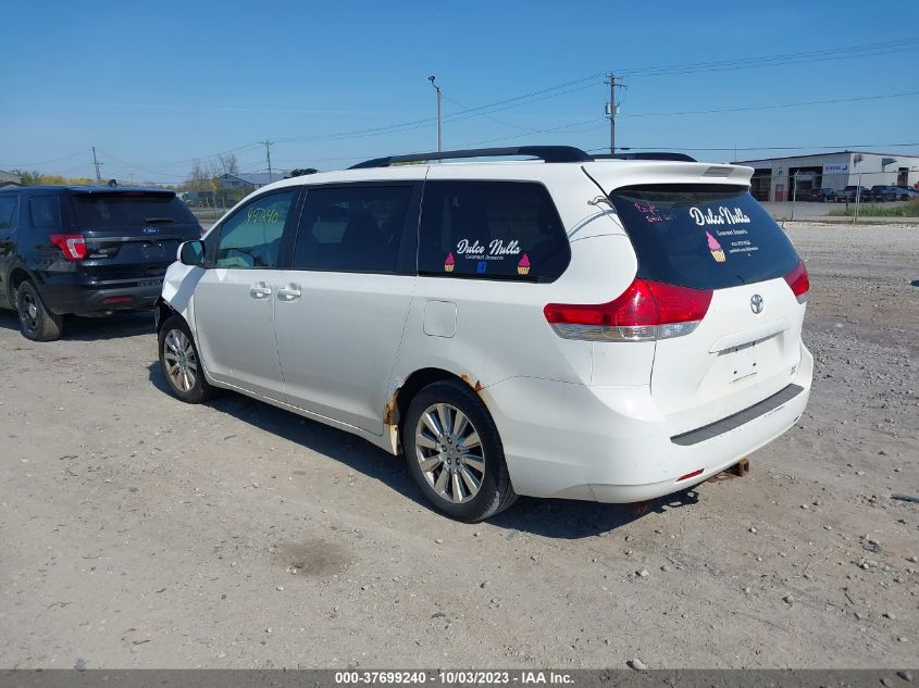 5TDDK3DC3BS012709 2011 TOYOTA SIENNA, photo no. 3