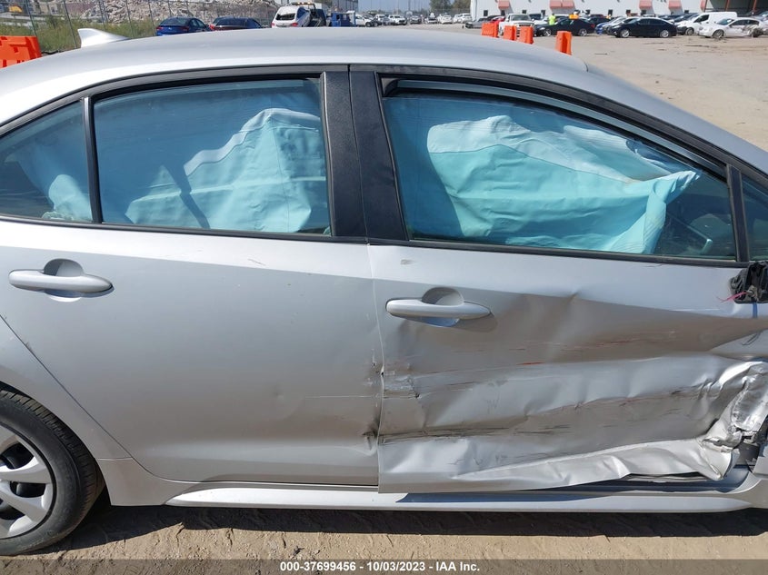 VIN: 5YFEPMAE5NP303548 2022 TOYOTA COROLLA LE