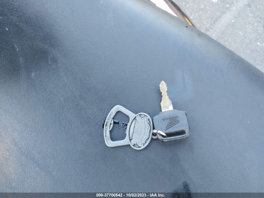 2000 HONDA VT1100 C2 1HFSC431XYA000112