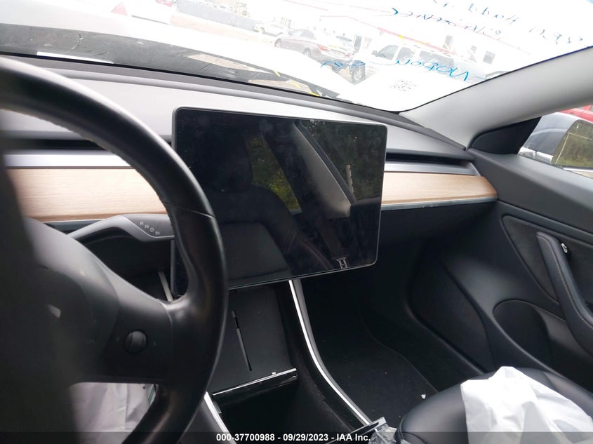 VIN 5YJ3E1EB6JF086822 2018 TESLA MODEL 3 LONG RANGE