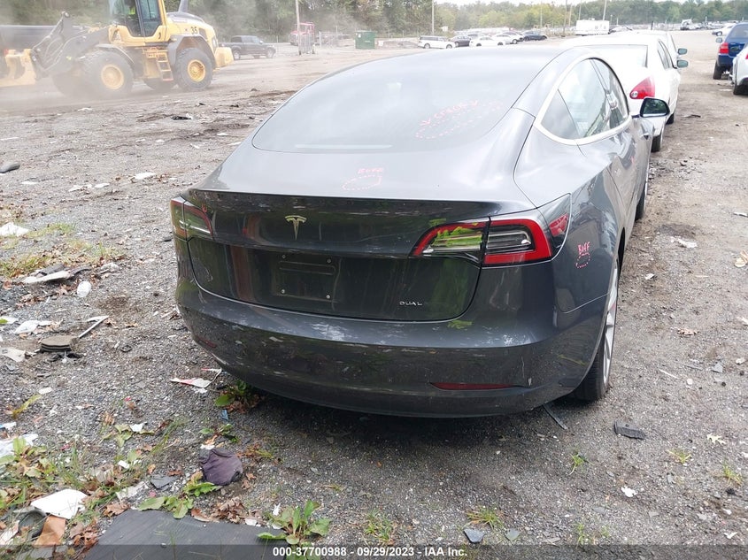 VIN 5YJ3E1EB6JF086822 2018 TESLA MODEL 3 LONG RANGE