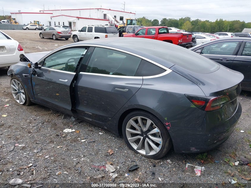VIN 5YJ3E1EB6JF086822 2018 TESLA MODEL 3 LONG RANGE