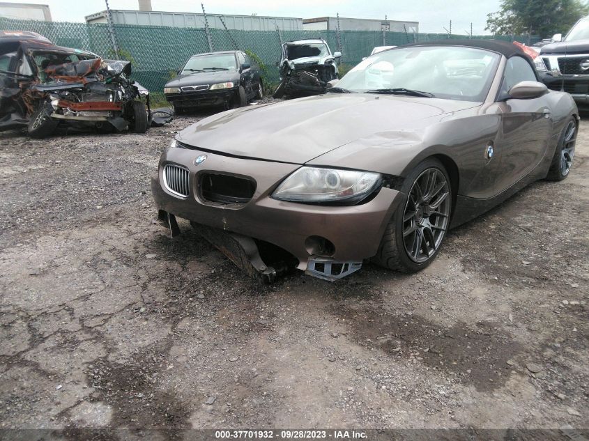 5UMBT93566LY52089 2006 BMW Z4 Mphoto 6