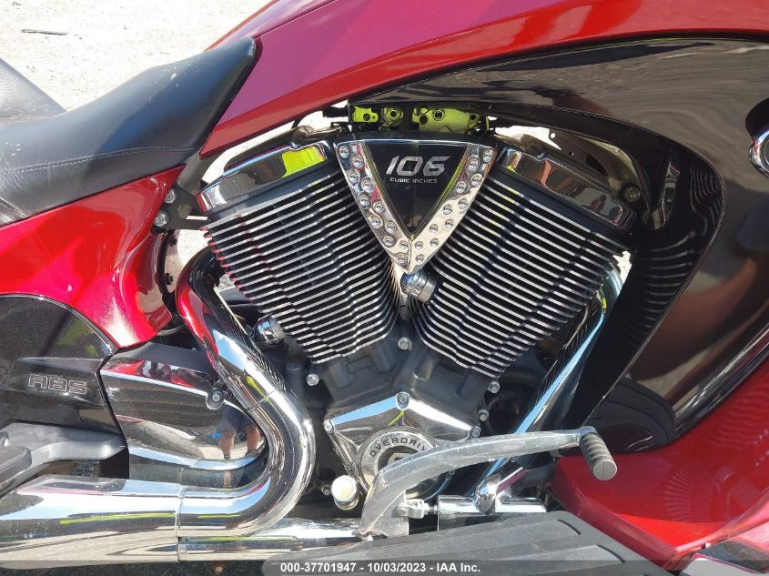 2011 VICTORY MOTORCYCLES VISION TOUR 5VPSW36N5B3008240