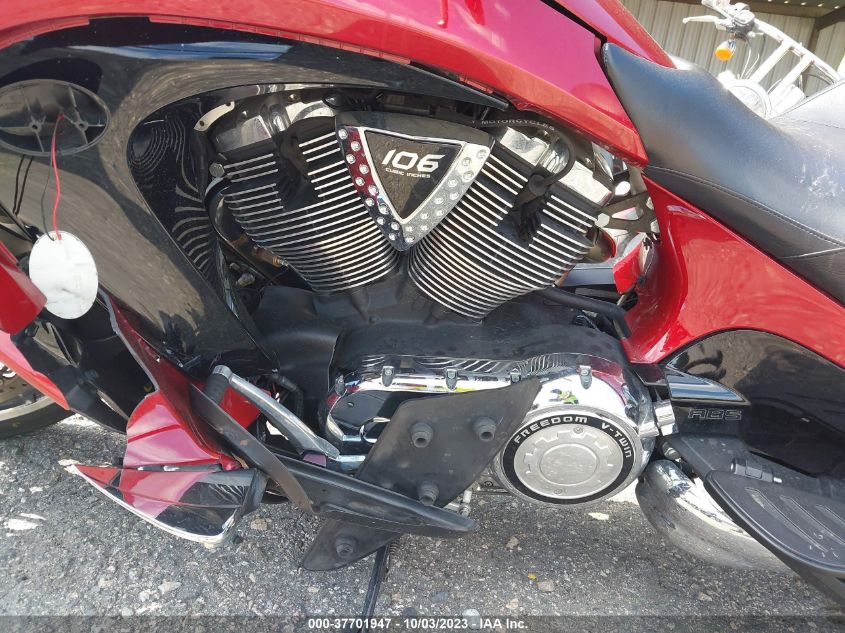 2011 VICTORY MOTORCYCLES VISION TOUR 5VPSW36N5B3008240