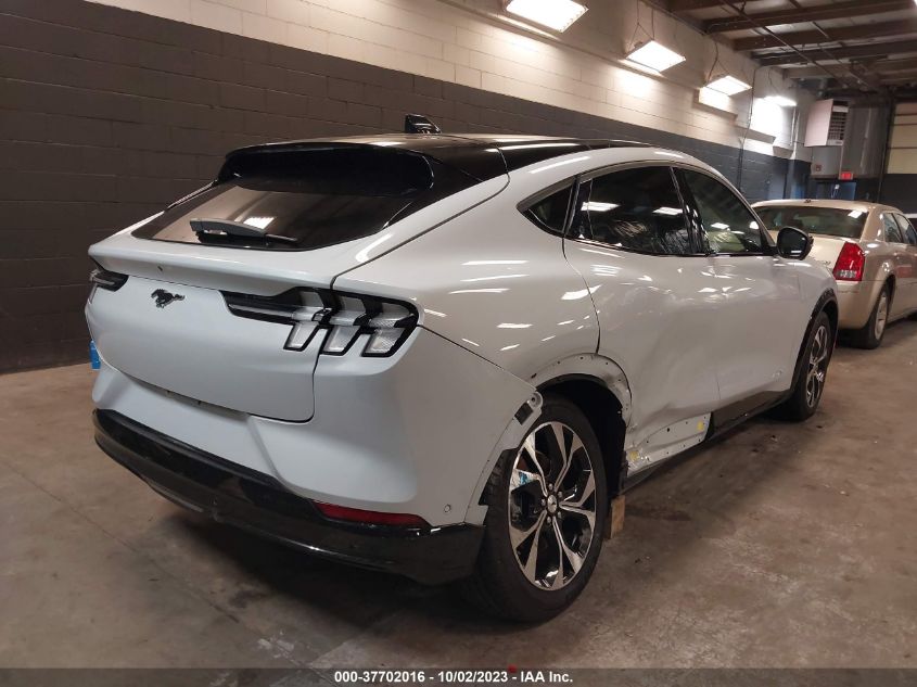 2022 FORD MUSTANG MACH-E PREMIUM 3FMTK3SS3NMA16183