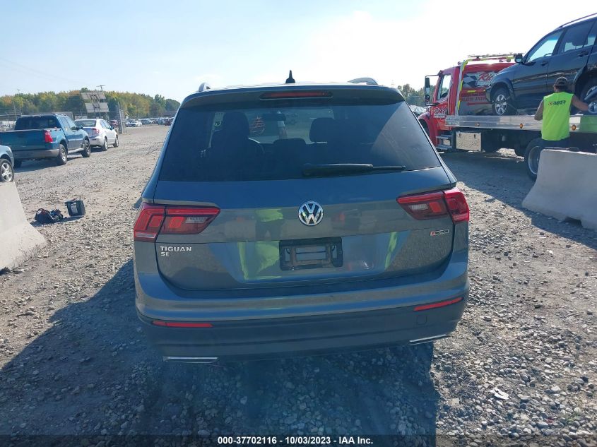 3VV2B7AX6KM088660 Volkswagen Tiguan SE/SEL/SEL R-LINE JET-BLA 16