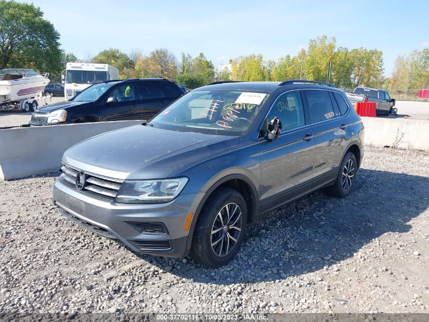 3VV2B7AX6KM088660 Volkswagen Tiguan SE/SEL/SEL R-LINE JET-BLA 2