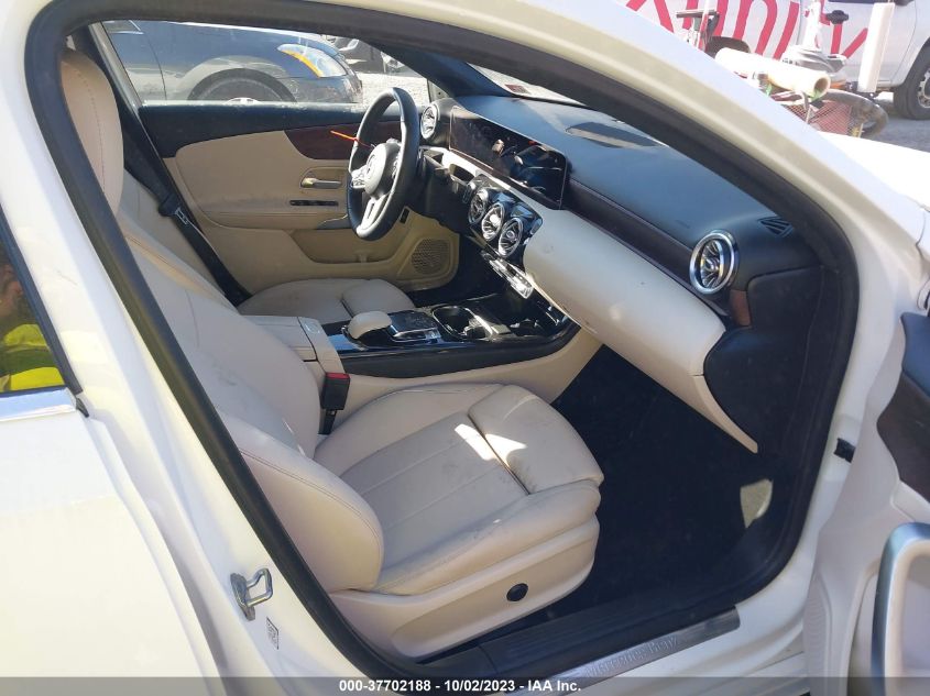 2019 MERCEDES-BENZ A 220 - WDD3G4EB8KW025762