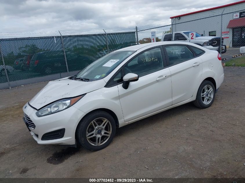 3FADP4BJ0KM126617 Ford Fiesta SE 2