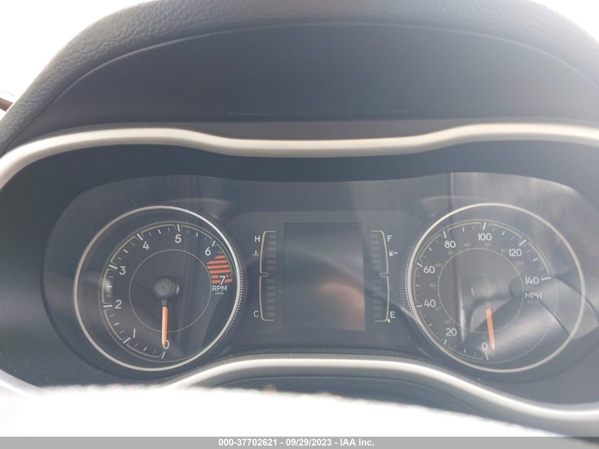 VIN 1C4PJLLB8JD584877 2018 JEEP CHEROKEE LATITUDE PLUS