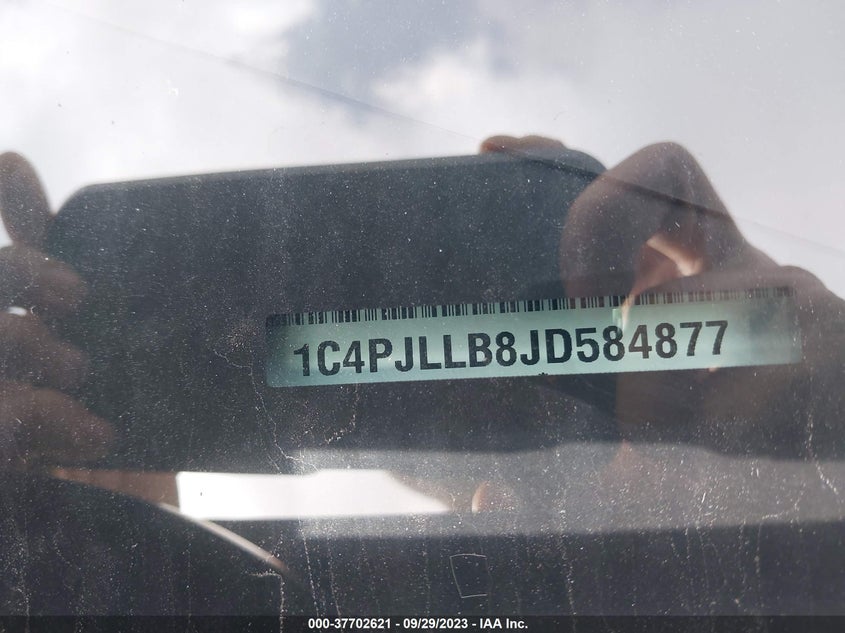 VIN 1C4PJLLB8JD584877 2018 JEEP CHEROKEE LATITUDE PLUS