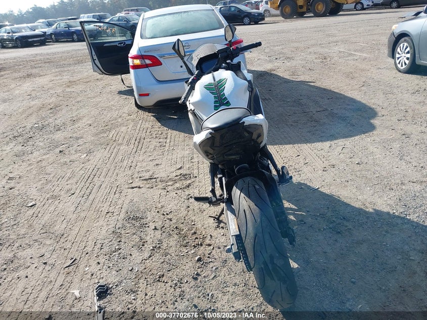 VIN ML5EXEM18LDA13218 2020 KAWASAKI EX650 M