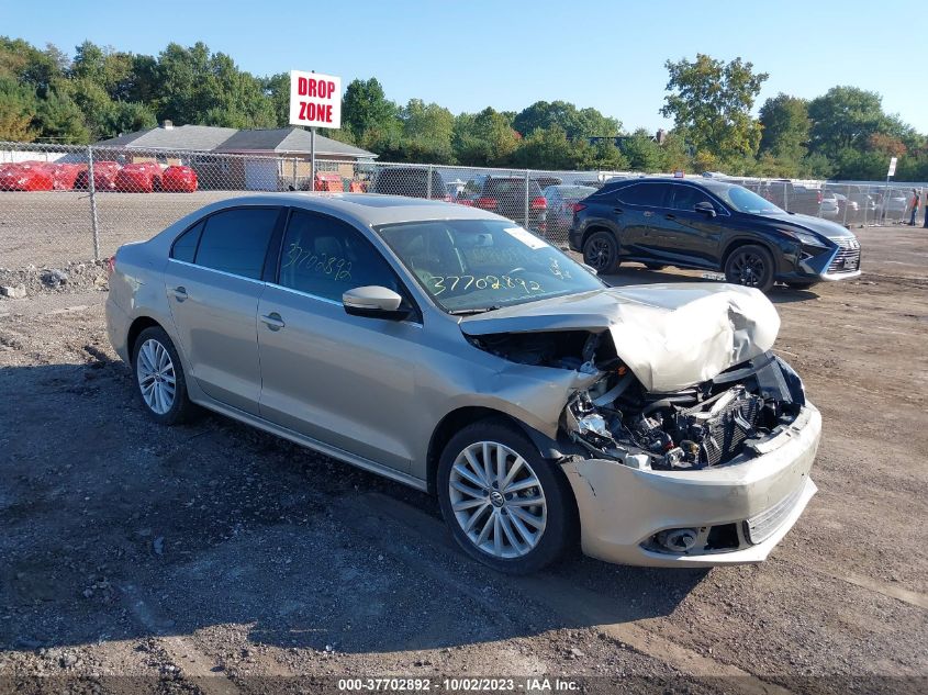 2014 VOLKSWAGEN JETTA SEDAN SEL - 3VWL07AJ1EM259109