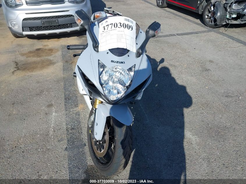 2022 SUZUKI GSX-R750 JS1GR7MA5N7101396