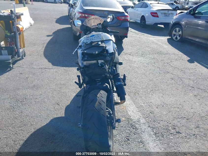 2022 SUZUKI GSX-R750 JS1GR7MA5N7101396