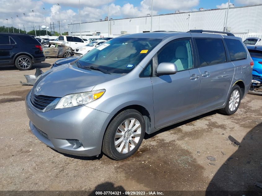 5TDJK3DC7CS031977 2012 TOYOTA SIENNA - Image 2