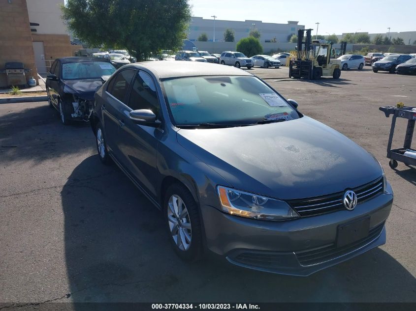 2014 VOLKSWAGEN JETTA SEDAN SE W/CONNECTIVITY - 3VWD17AJ4EM314346