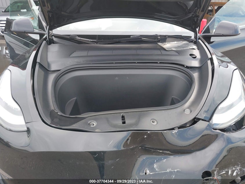 VIN 7SAYGDEE8NF322682 2022 TESLA MODEL Y LONG RANGE