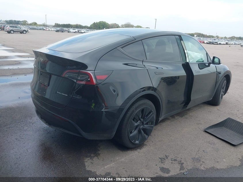 VIN 7SAYGDEE8NF322682 2022 TESLA MODEL Y LONG RANGE