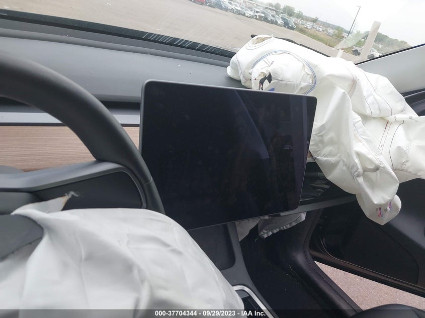 VIN 7SAYGDEE8NF322682 2022 TESLA MODEL Y LONG RANGE