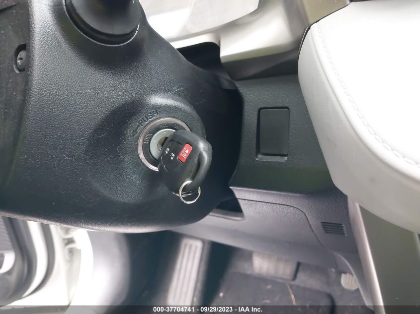 2015 TOYOTA RAV4 LE - JTMZFREV1FJ039407