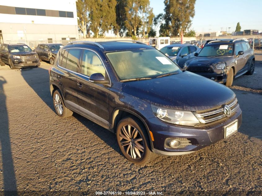 2013 VOLKSWAGEN TIGUAN SE W/SUNROOF & NAV - WVGAV3AX0DW617867