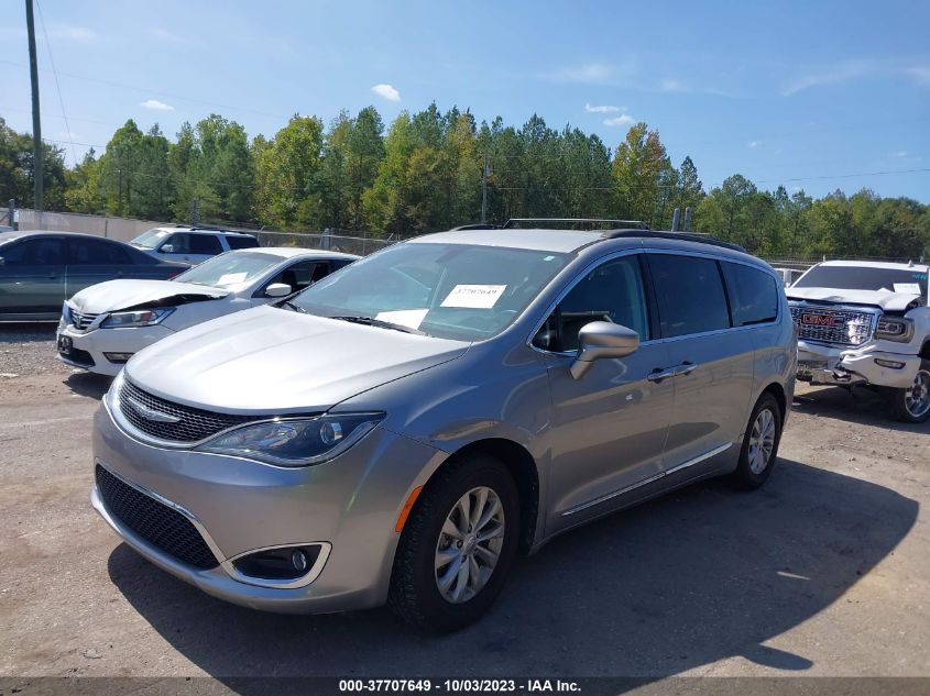 2C4RC1BG9HR622905 2017 CHRYSLER PACIFICA, photo no. 2