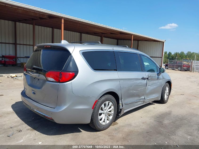 2C4RC1BG9HR622905 2017 CHRYSLER PACIFICA, photo no. 4