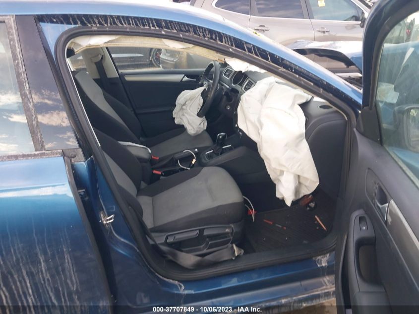 2018 VOLKSWAGEN JETTA 1.4T S - 3VW2B7AJ3JM204323