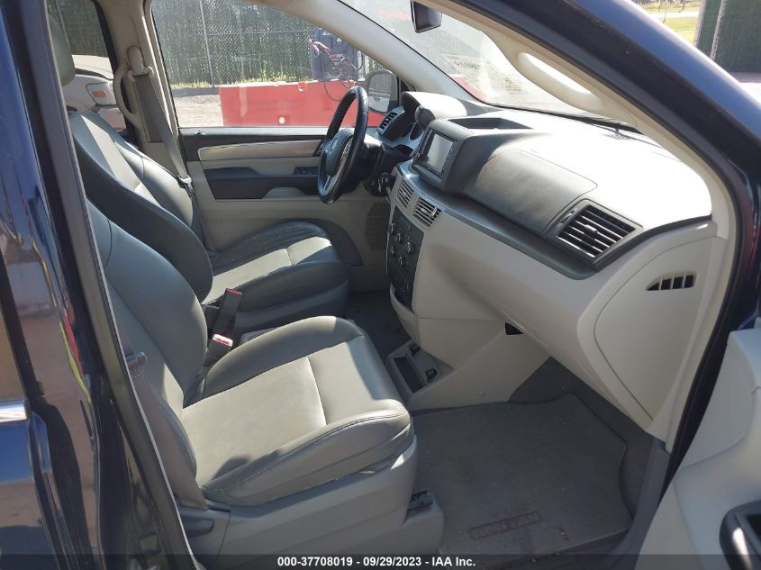 2013 VOLKSWAGEN ROUTAN SE W/RSE & NAVIGATION 2C4RVABG3DR725385