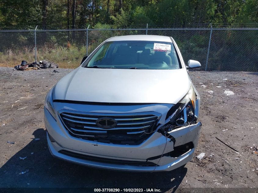 2015 HYUNDAI SONATA 2.4L SE - 5NPE24AF5FH215489